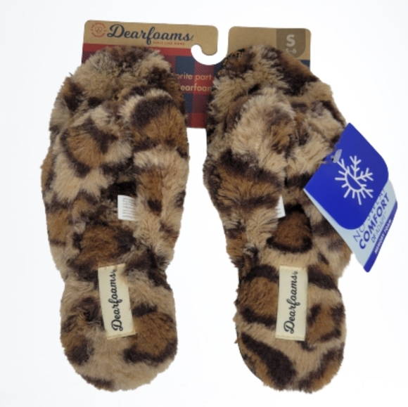 dearfoams | Shoes | Dearfoams Cozy Leopard Faux Fur Thong Slippers Size S |  Poshmark